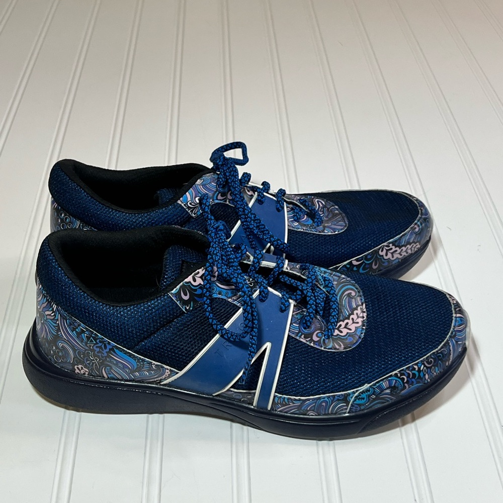 Alegria Traq Qarma Walking Sneakers Size 39 8-8.5 Wild Child Blue Pattern View 3